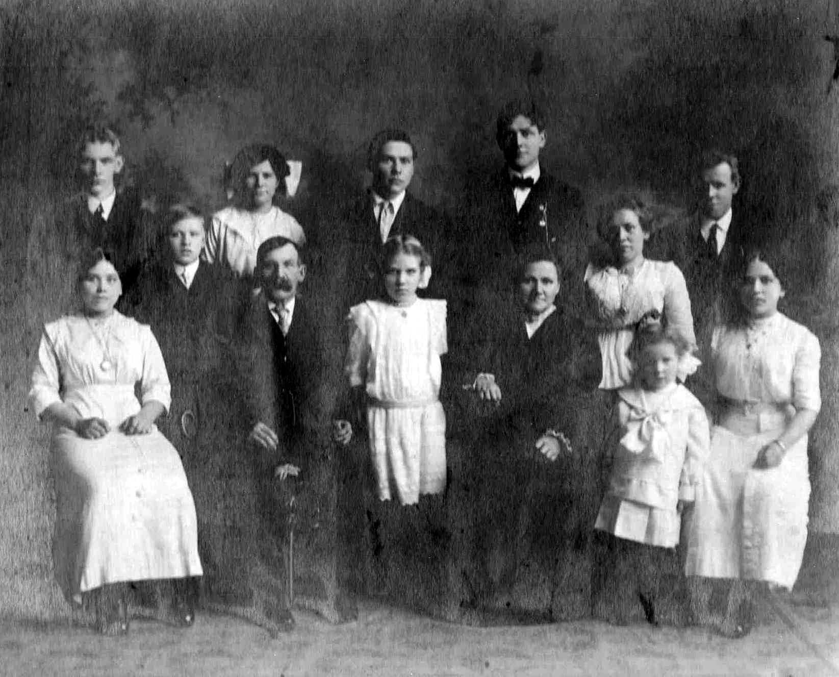 Mystery Photo: The Last Family UPDATE